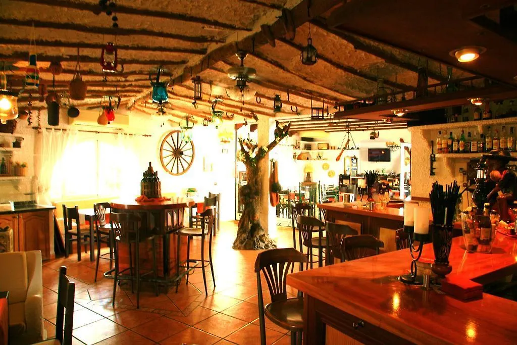 Villa Columbus Family Boutique Hotel Пегера